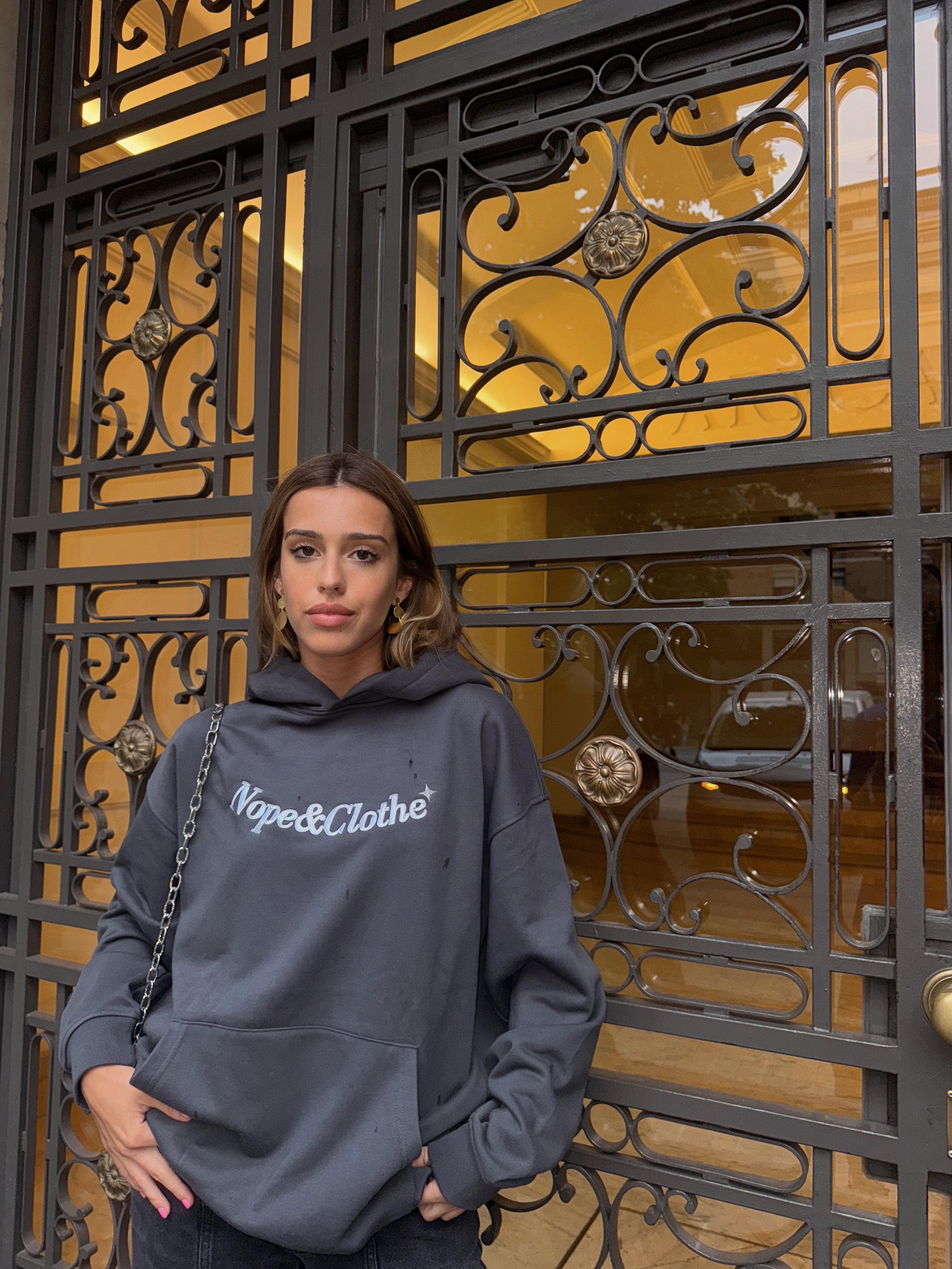 MINIMAL GRAY OVERSIZE HOODIE